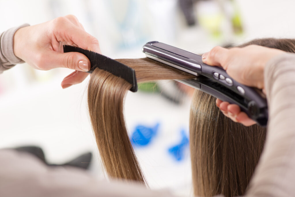 El cabello fino puede ser todo un reto al momento de seleccionar los productos y rutinas adecuadas para su cuidado.
